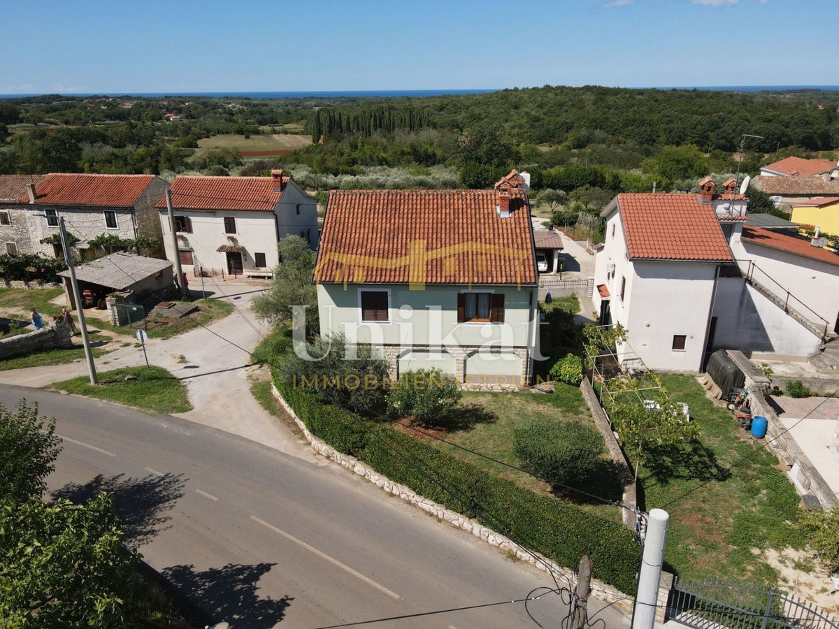 Casa indipendente con appartamento, cantina e garage con vista mare, Buje